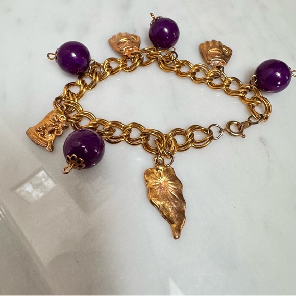 💰SOLD💰 Vintage Gold Chain Charm Bracelet Purple Bead Baseball Gloves Bell 7.5"L - Picture 6 of 9